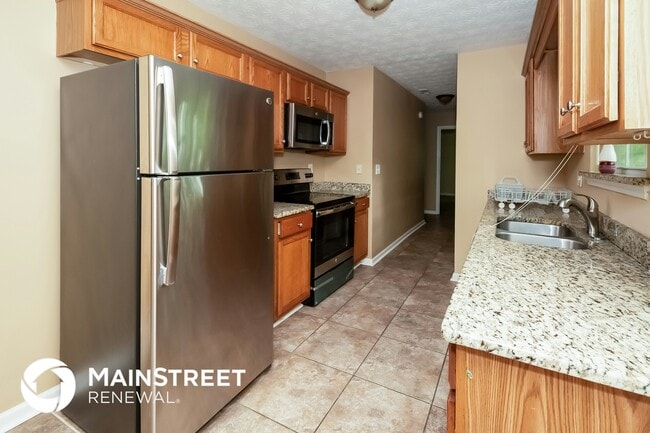 Photo - 685 Nassau St