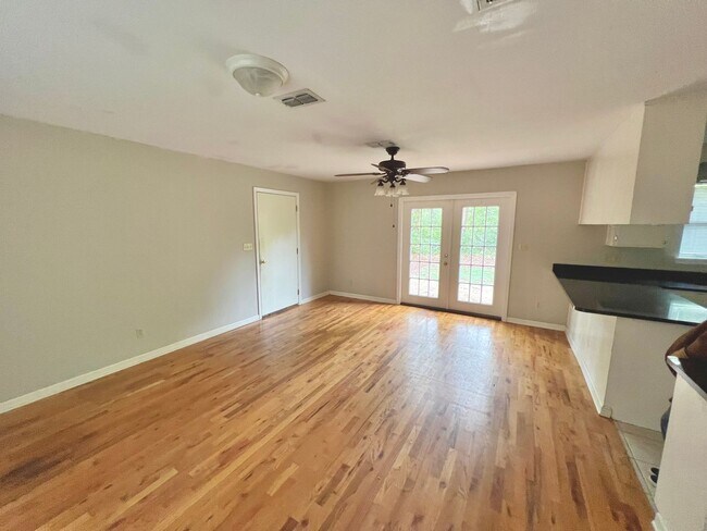 Photo - 3158 Corrib Dr