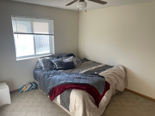 Photo - 3353-3355 Sundet Rd