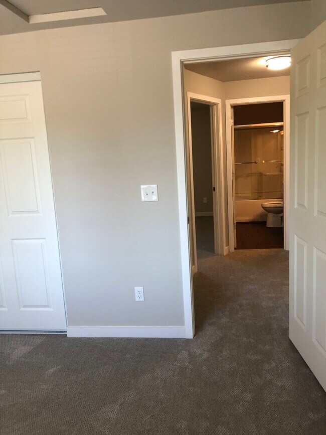 19846 SW 68th Ave Townhome Townhome Rental in Tualatin OR