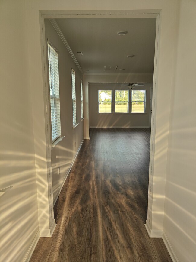 Photo - 756 Creekway Dr