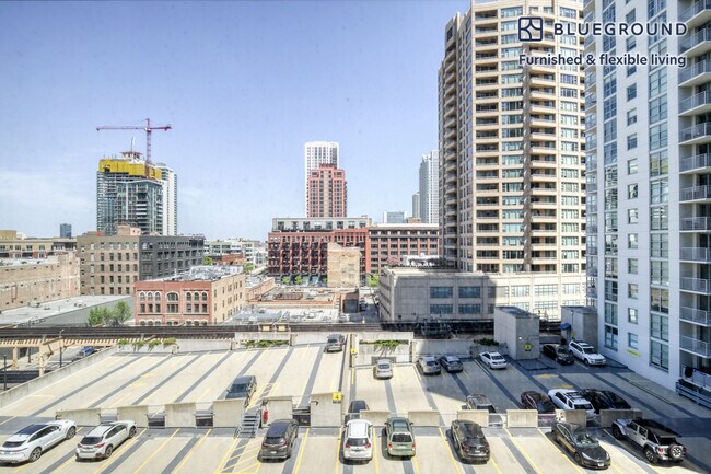 Photo - 165 N Desplaines St Unit FL8-ID644