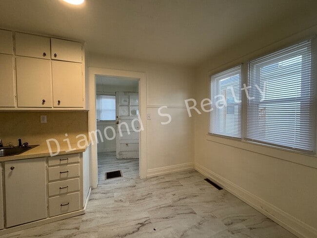 Photo - Adorable Stone 1 Bedroom Home Available!