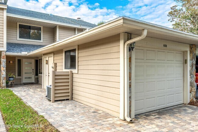 Building Photo - 656 Jubilee St Rental