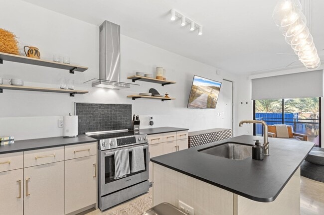 Building Photo - 510 All Saints St Unit 302 Rental