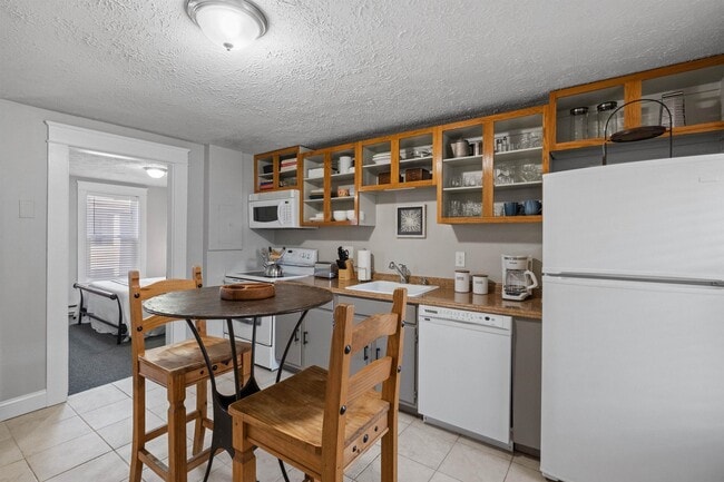 Photo - 65 S Elm St Unit 4