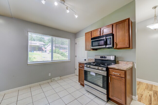 Photo - 9723 Portage Dr