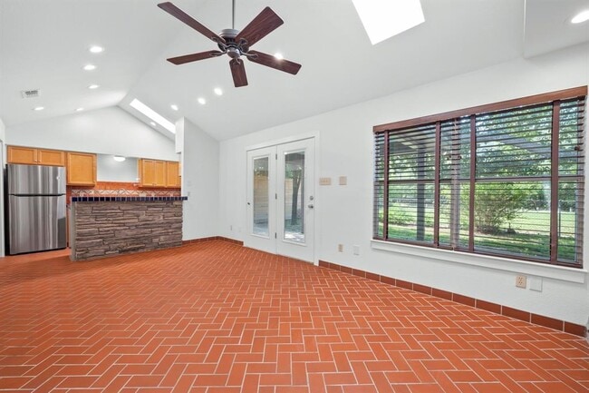 Photo - 1601 West Ln