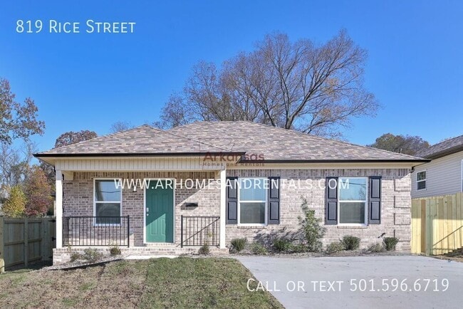 Building Photo - 819 Rice St