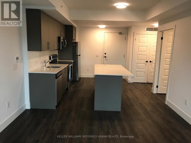 Photo - 26 Lowes Rd W Unité 208