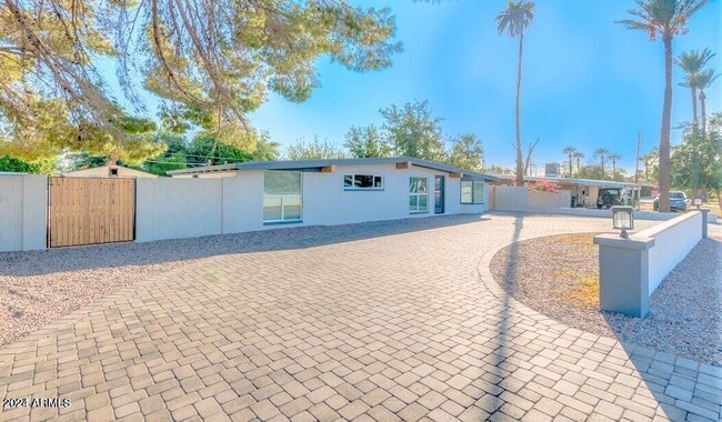 Photo - 1017 E Bethany Home Rd