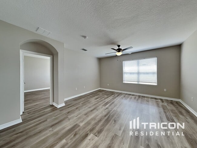 Photo - 935 Summer Glen Dr