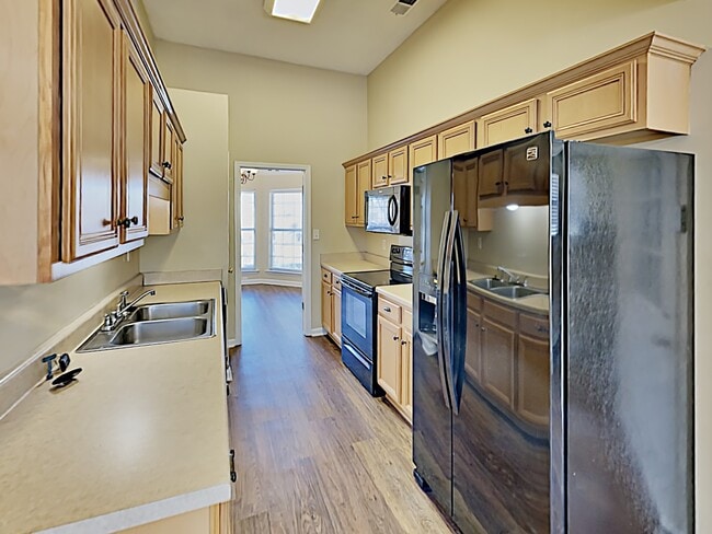 Photo - 1146 Red Fern Cir E