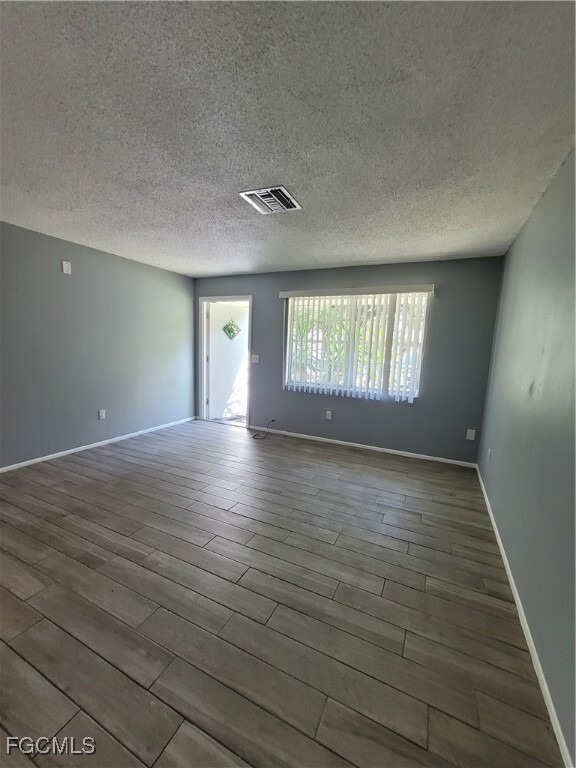 Photo - 1865 Lavonia Ln