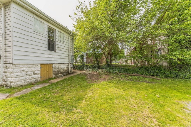 Photo - 421 Walnut Ave