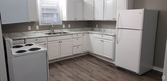 Building Photo - 3 bedroom 2 bath Unit 18 Cedar Island Drive Rental