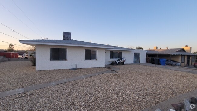 Building Photo - 811 Windy Pass Rental