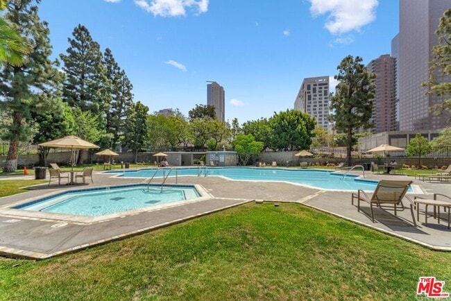 Photo - 800 W 1st St Unidad 509