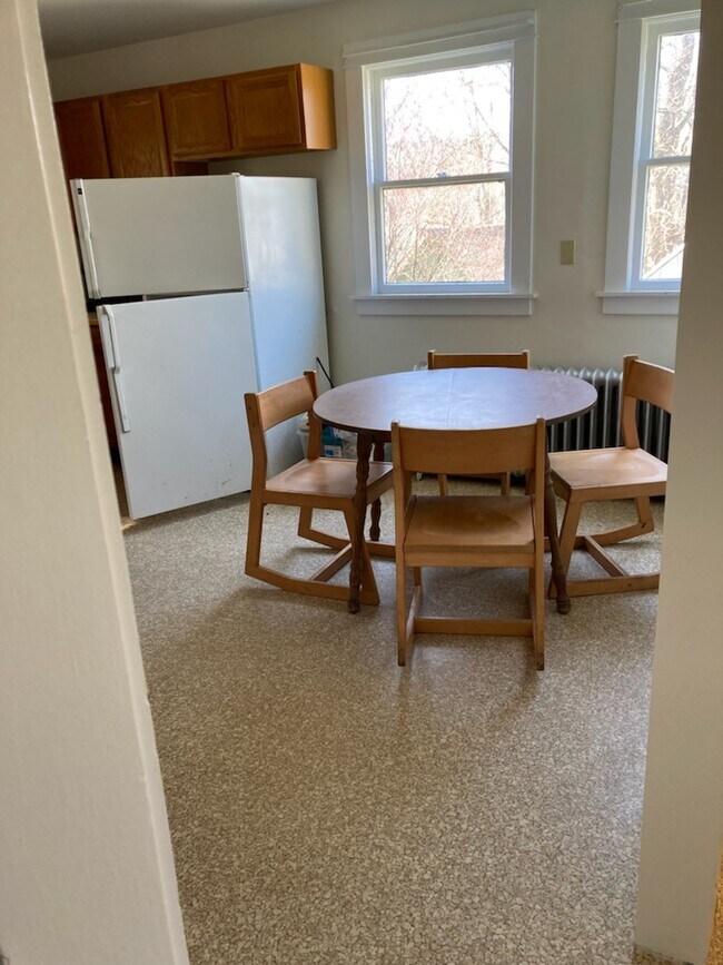 Kitchen - 931 E State St Unit Apt#1