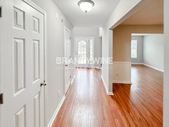 Photo - 5994 Horseshoe Ln