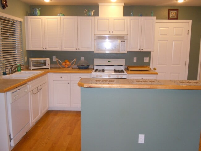 Building Photo - 11220 122nd Ln NE Rental