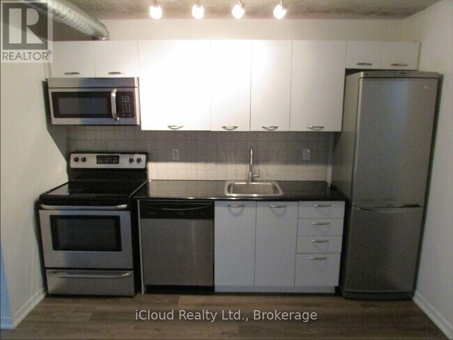 Photo - 170 Sudbury St