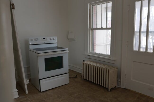 Building Photo - 231 S Heber St