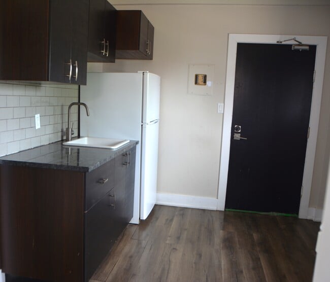 Photo - 292 Welland Ave Unit 5