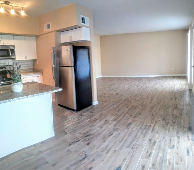 Photo - Shalimar Apartments