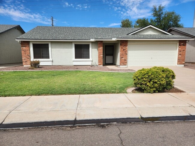 Updated spacious home near thriving downto... - Updated spacious home near thriving downto...