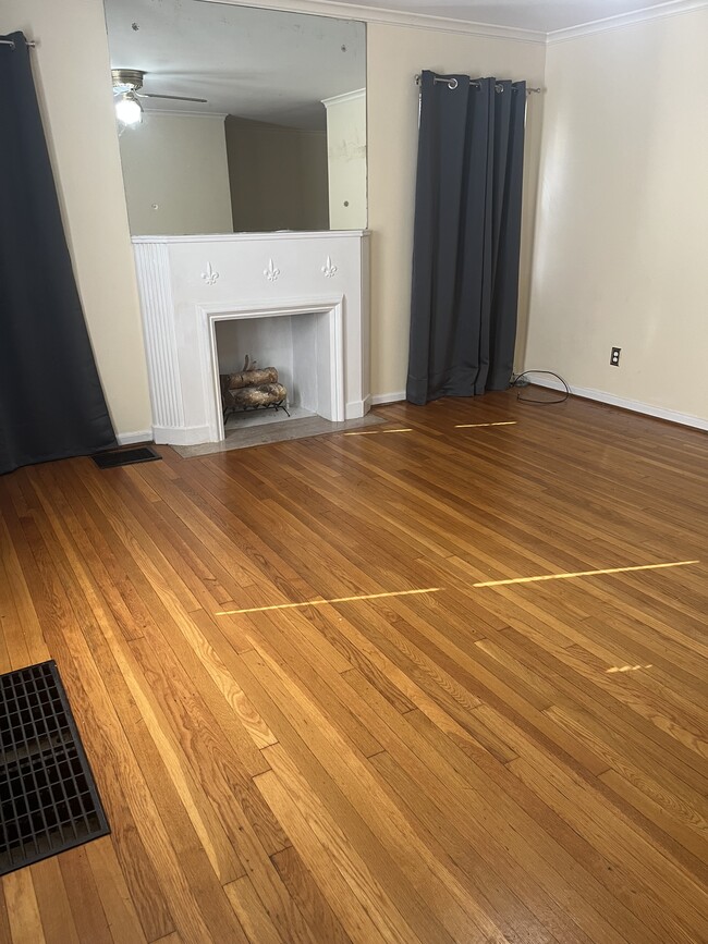 Photo - 1133 S Cassingham Rd Unidad B