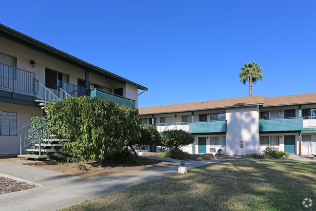 Building - Whispering Pines Apartments