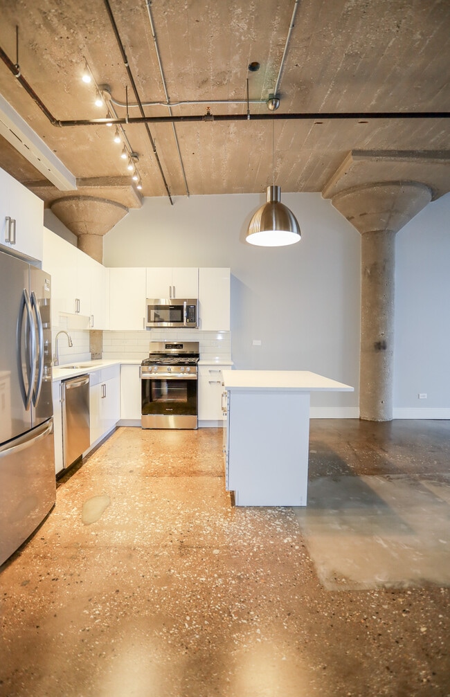 Photo - 4050 N Hermitage Ave Unidad #208