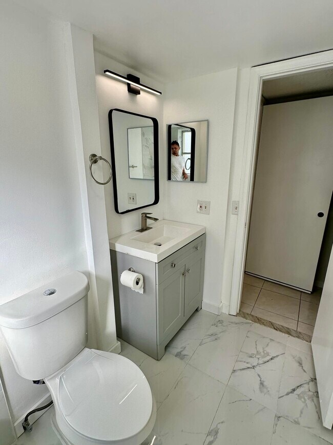 Photo - 23099 Barwood Ln N Unidad 109
