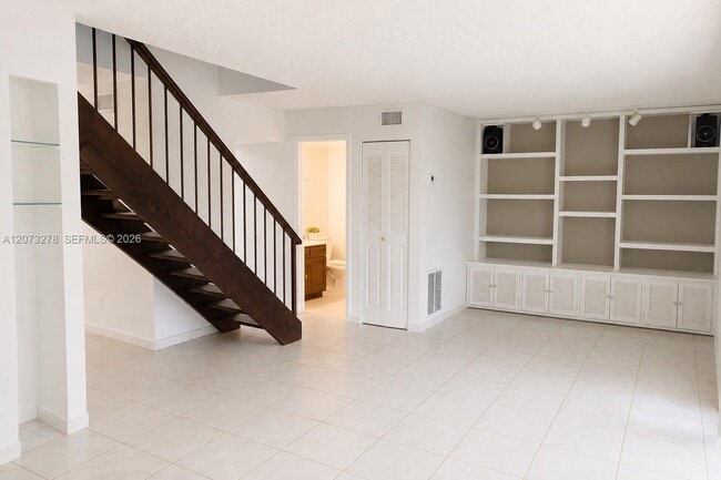 Building Photo - 6947 SW 115th Pl Unit B36