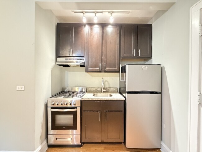 Photo - 4707 N Hermitage Ave Unit 207