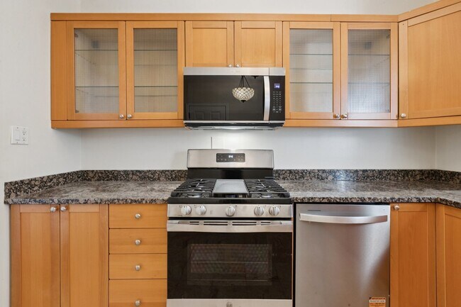 Photo - 5955 N Winthrop Ave Unit 1E