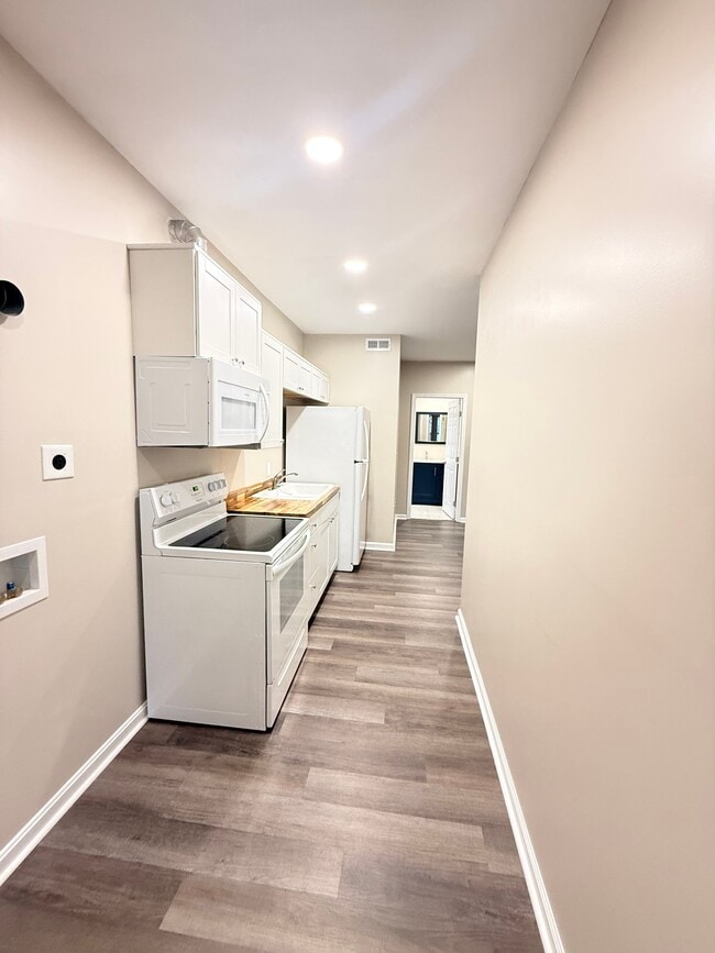 Photo - 1233 Vincennes St Unit 3