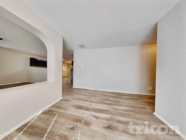 Photo - 2615 Thunder Gulch