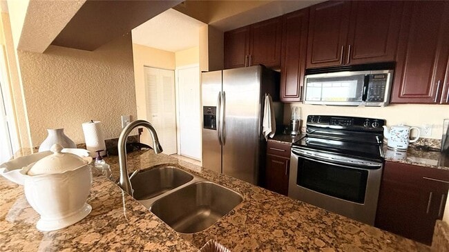 Photo - 1064 N Tamiami Trl Unidad 1635