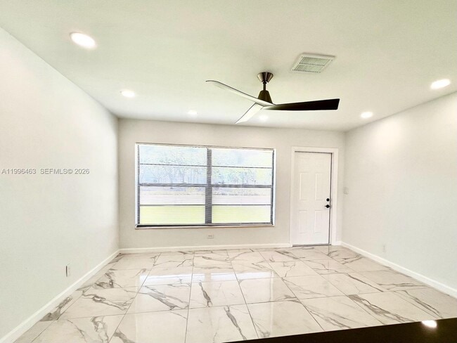 Photo - 329 SW 3rd St