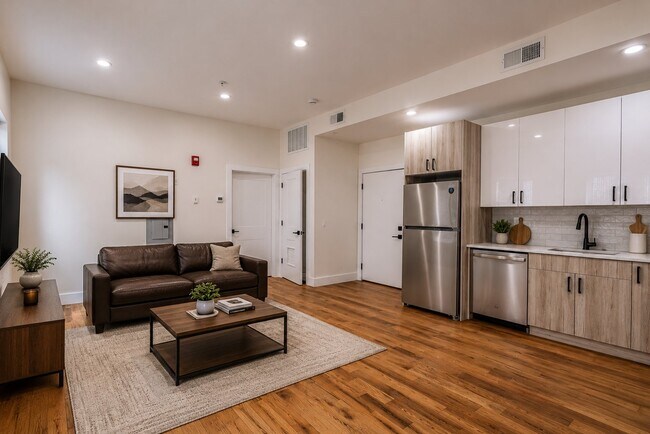 145 Roseville Ave Unit 4