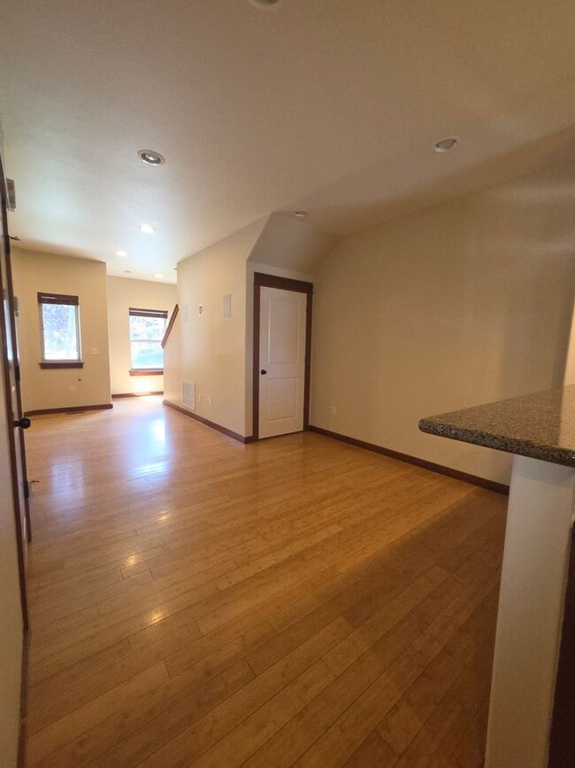 Building Photo - 3337 N 27th Ave Unit 3337 N. 27th Ave #30