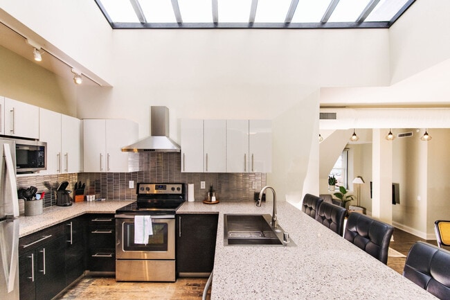 Photo - 225 E Michigan St Unit SI ID1379039P