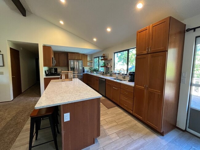 Photo - 6673 NE Wellsly Pl