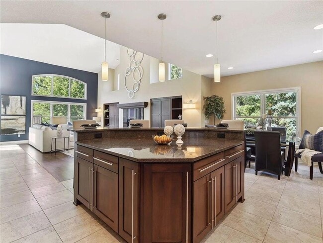 Photo - 6484 Ivy Way