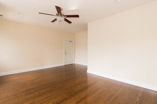 Photo - 3709 N Wilton Ave Unit 3