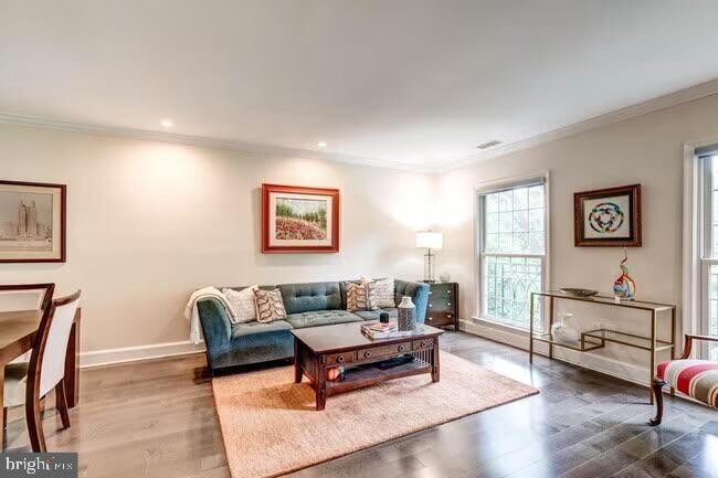 Photo - 3233 Sutton Pl NW