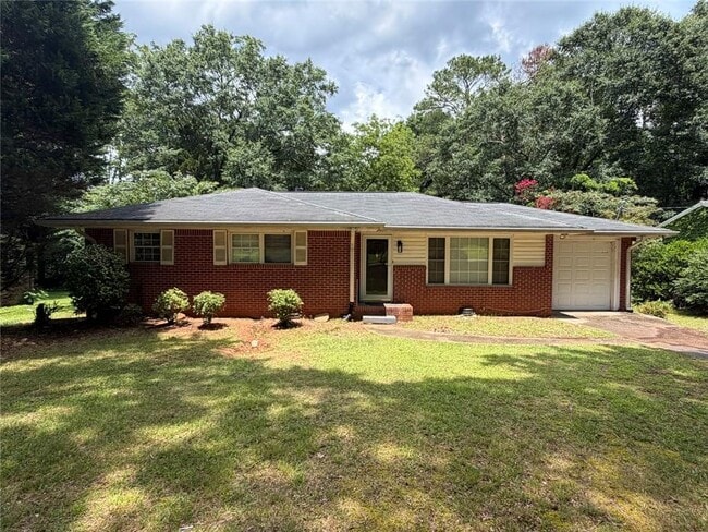 Building Photo - 2726 Hollywood Dr