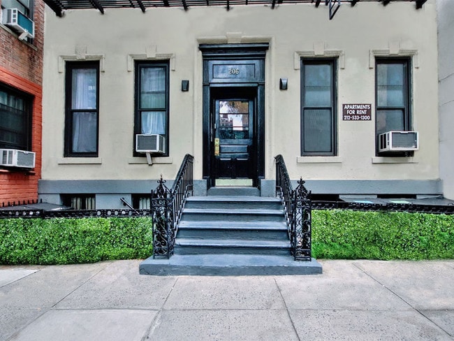 Photo - 206 East 70th Street